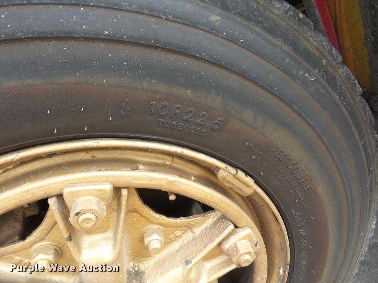 image for item DA4003 Ford B700 bus