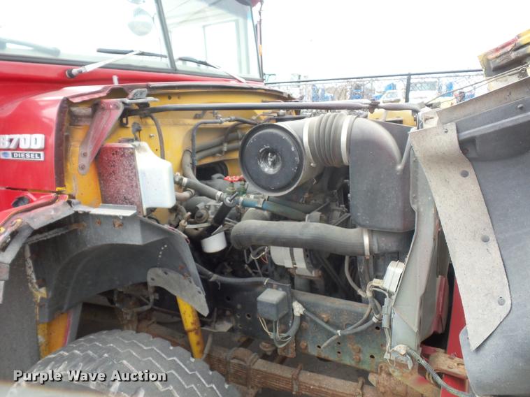 image for item DA4003 Ford B700 bus