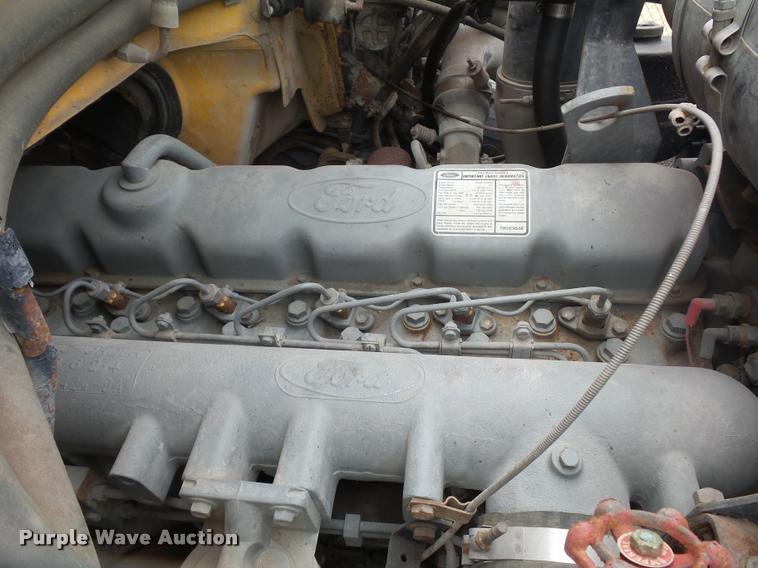 image for item DA4003 Ford B700 bus