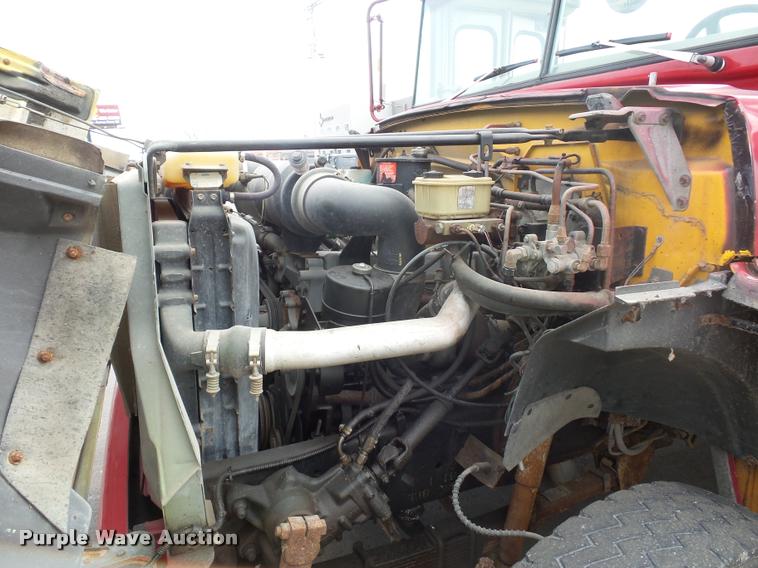 image for item DA4003 Ford B700 bus