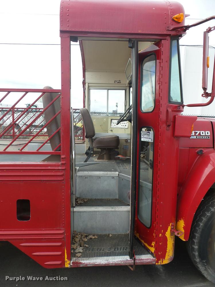 image for item DA4003 Ford B700 bus