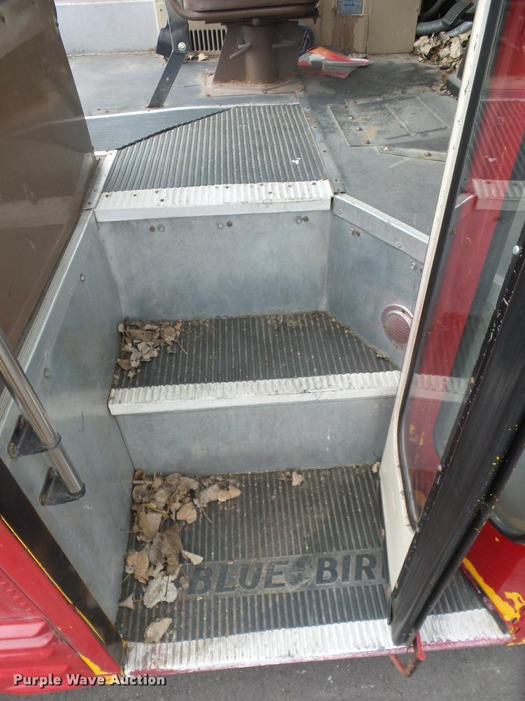 image for item DA4003 Ford B700 bus