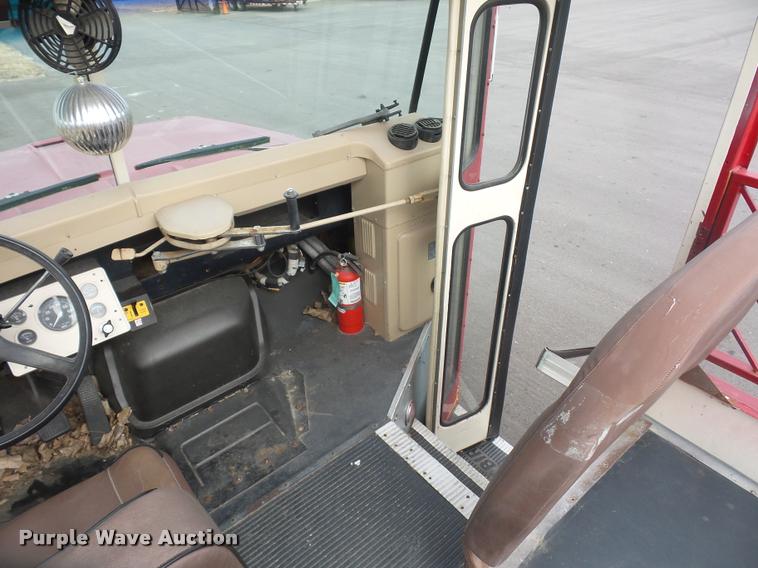 image for item DA4003 Ford B700 bus