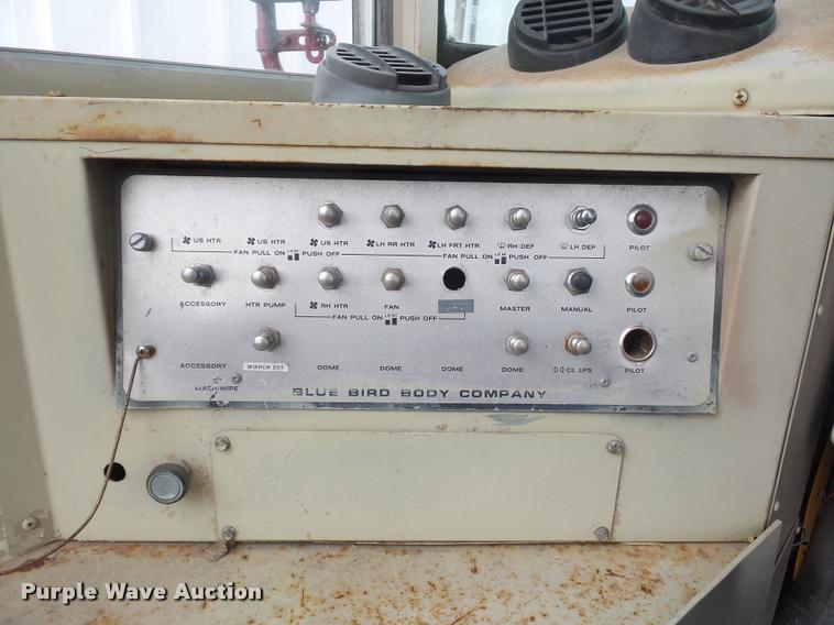 image for item DA4003 Ford B700 bus