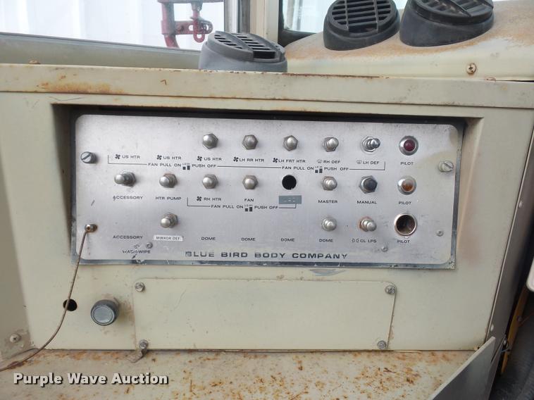 image for item DA4003 Ford B700 bus