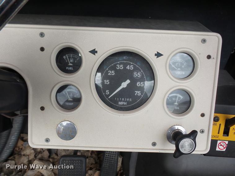 image for item DA4003 Ford B700 bus