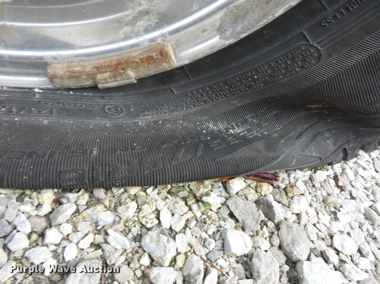 image for item DA5841 2004 Chevrolet Silverado 2500HD Crew Cab pickup truck