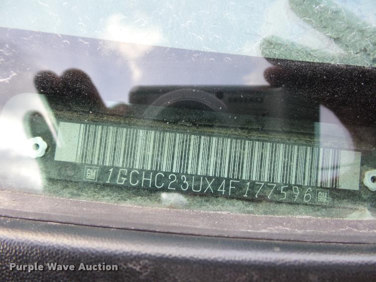 image for item DA5841 2004 Chevrolet Silverado 2500HD Crew Cab pickup truck