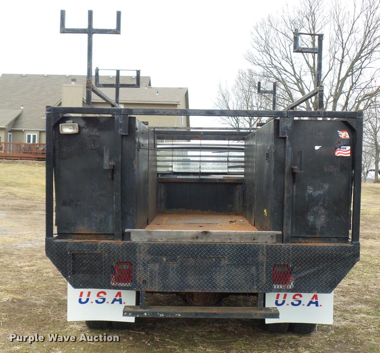 image for item DA5881 1984 Ford F350 flatbed pickup truck