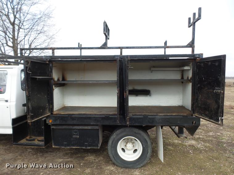 image for item DA5881 1984 Ford F350 flatbed pickup truck