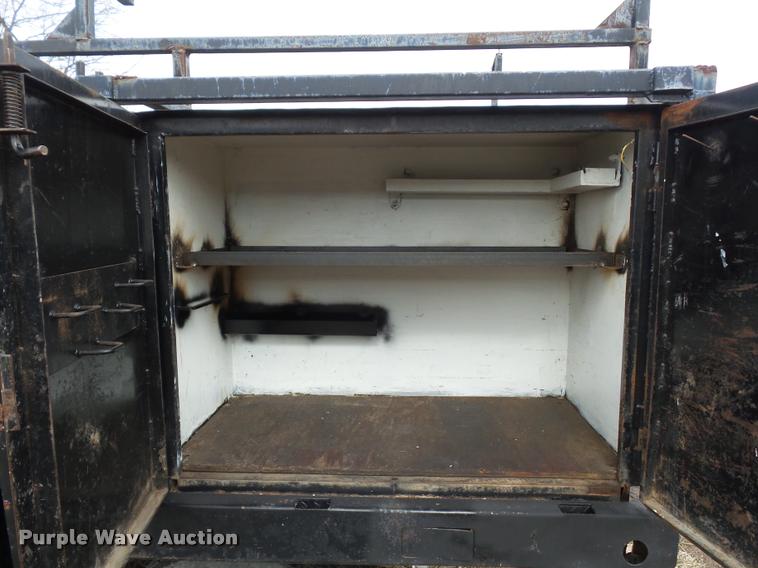 image for item DA5881 1984 Ford F350 flatbed pickup truck