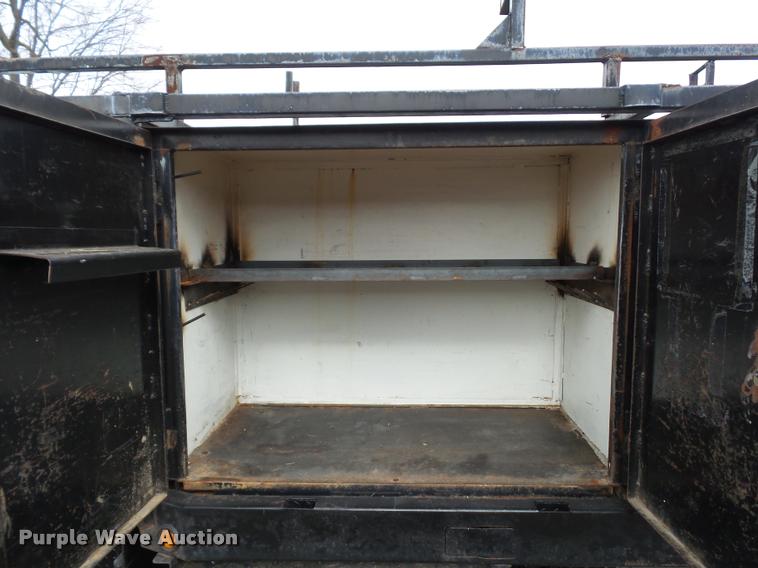 image for item DA5881 1984 Ford F350 flatbed pickup truck