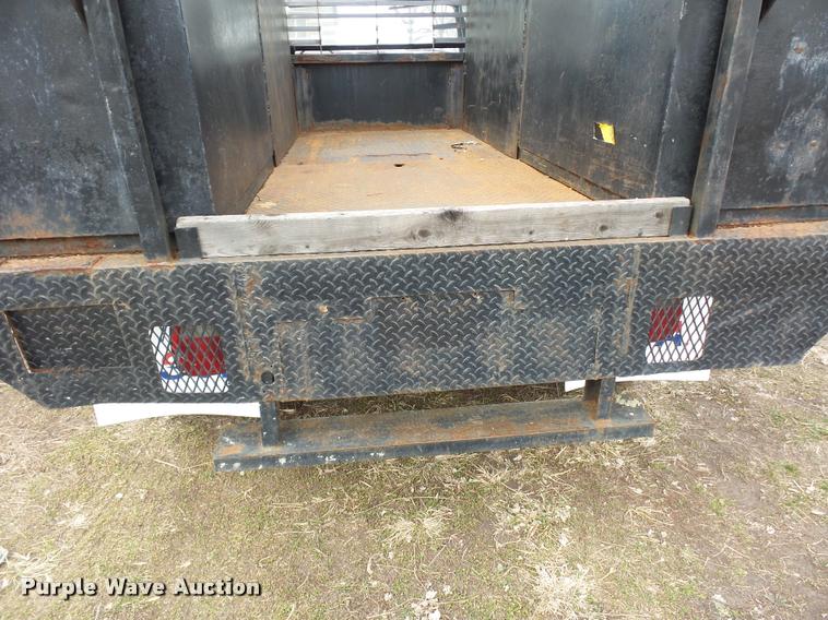 image for item DA5881 1984 Ford F350 flatbed pickup truck