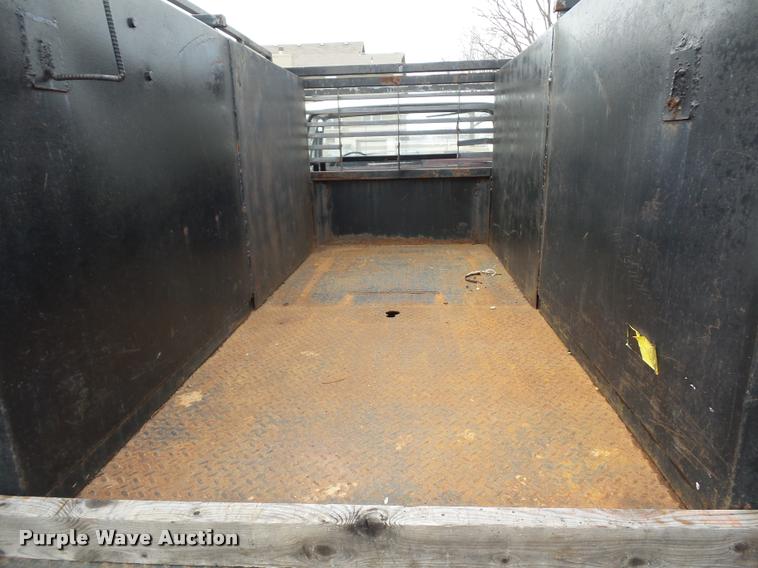 image for item DA5881 1984 Ford F350 flatbed pickup truck