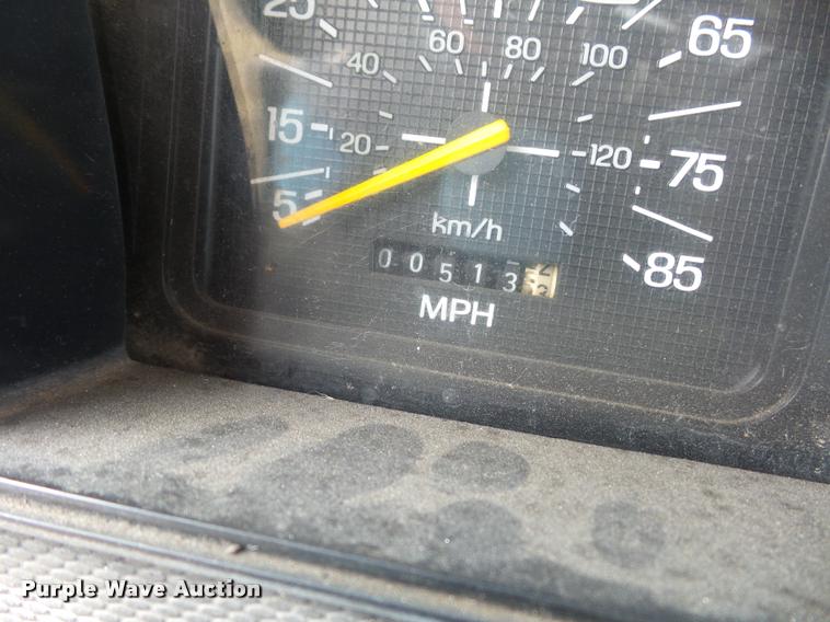 image for item DA5881 1984 Ford F350 flatbed pickup truck