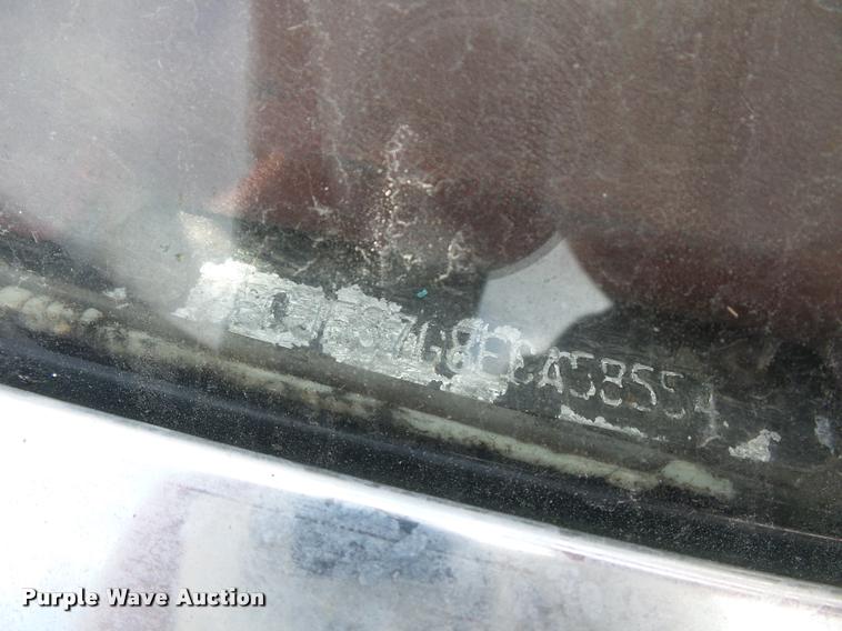 image for item DA5881 1984 Ford F350 flatbed pickup truck