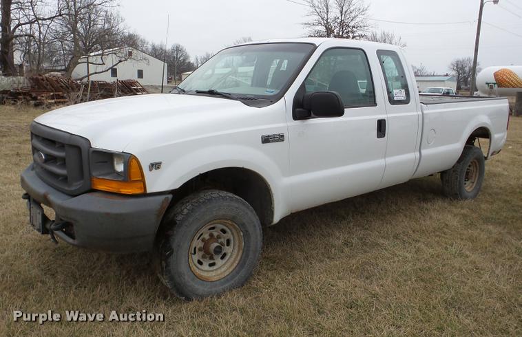 image for item DA7280 1999 Ford F250 Super Duty SuperCab pickup truck