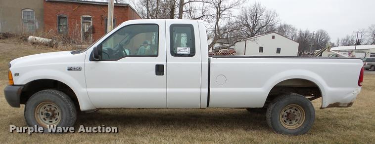 image for item DA7280 1999 Ford F250 Super Duty SuperCab pickup truck