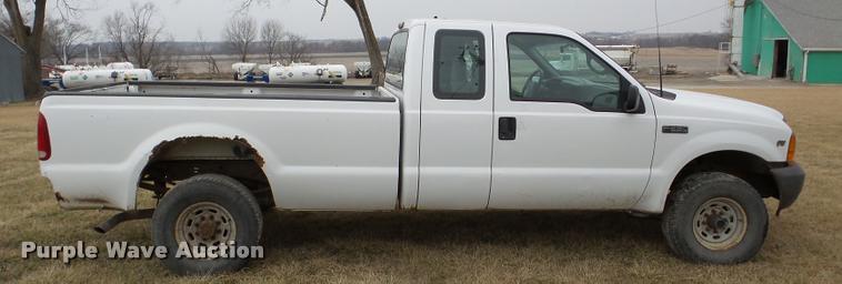 image for item DA7280 1999 Ford F250 Super Duty SuperCab pickup truck