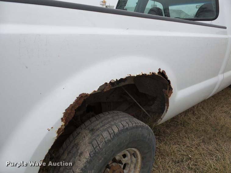 image for item DA7280 1999 Ford F250 Super Duty SuperCab pickup truck