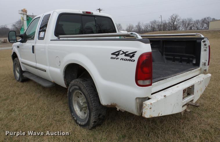 image for item DA7281 2000 Ford F250 Super Duty SuperCab pickup truck