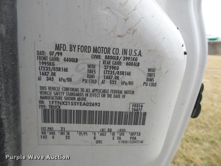 image for item DA7281 2000 Ford F250 Super Duty SuperCab pickup truck