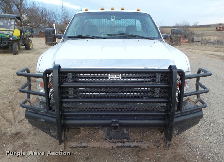 image for item DA7666 2008 Ford F350 Super Duty bale bed pickup truck
