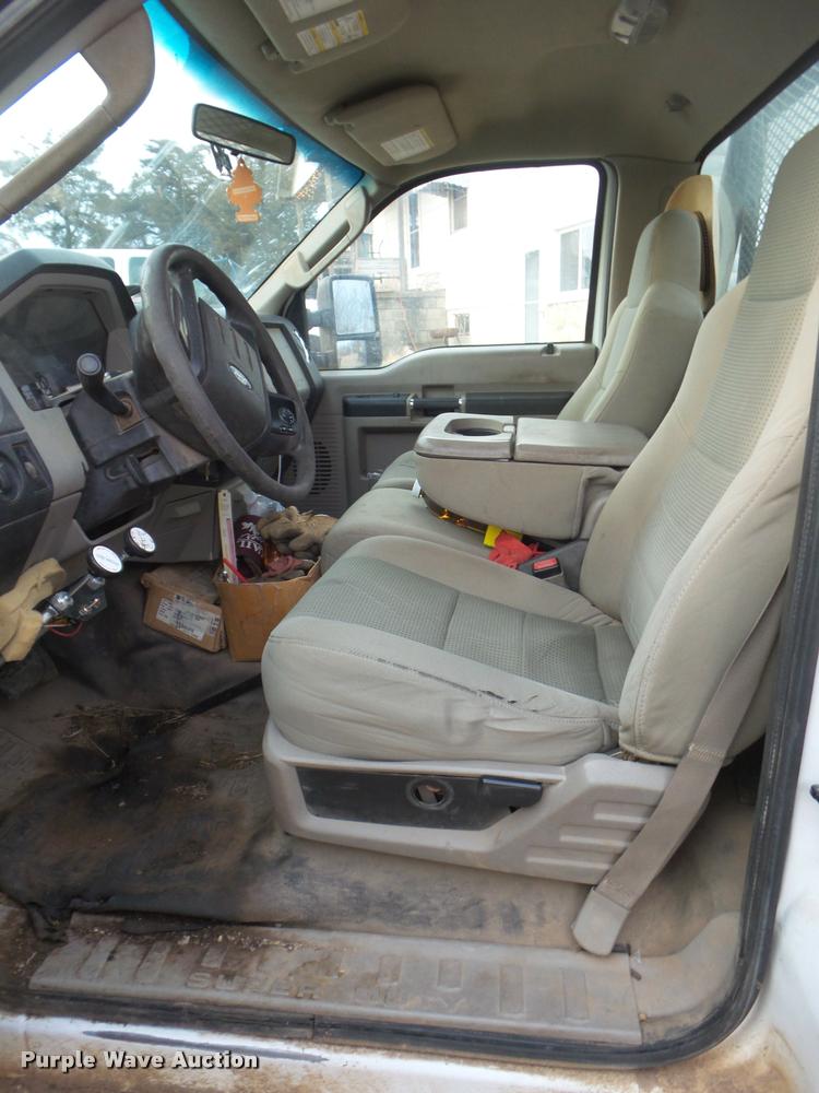 image for item DA7666 2008 Ford F350 Super Duty bale bed pickup truck