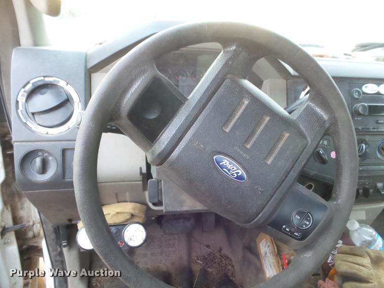 image for item DA7666 2008 Ford F350 Super Duty bale bed pickup truck