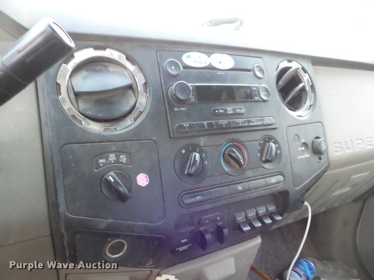 image for item DA7666 2008 Ford F350 Super Duty bale bed pickup truck