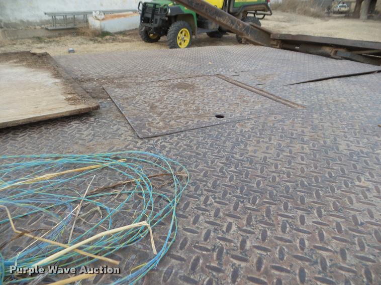 image for item DA7666 2008 Ford F350 Super Duty bale bed pickup truck