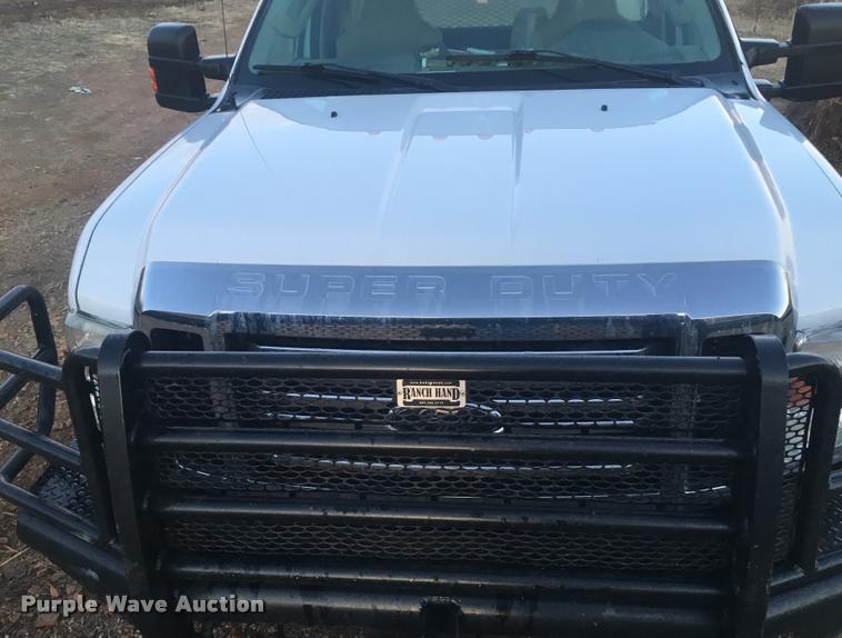 image for item DA7666 2008 Ford F350 Super Duty bale bed pickup truck