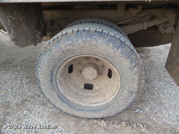 image for item DA7666 2008 Ford F350 Super Duty bale bed pickup truck