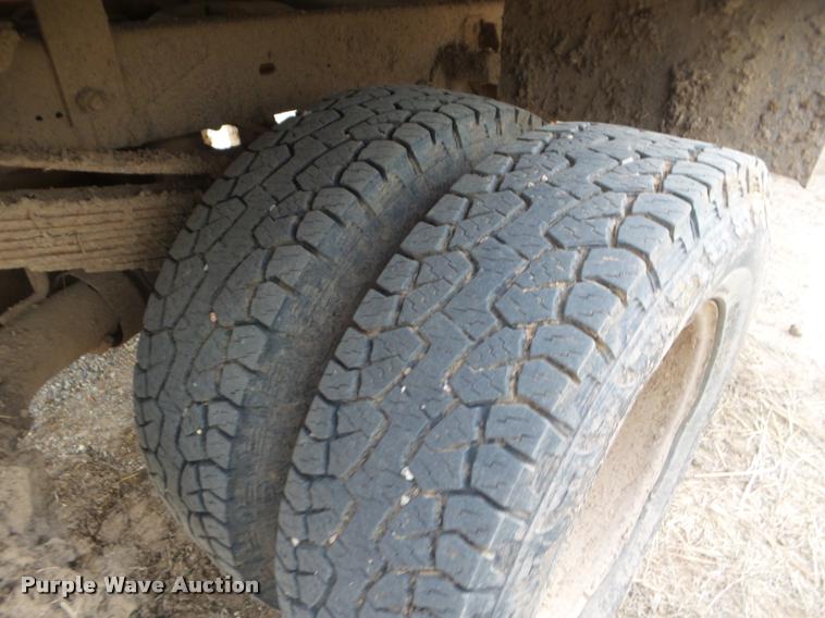 image for item DA7666 2008 Ford F350 Super Duty bale bed pickup truck