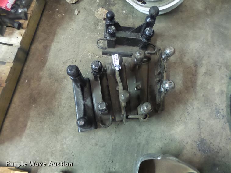 image for item DA9395 Tow hitch balls