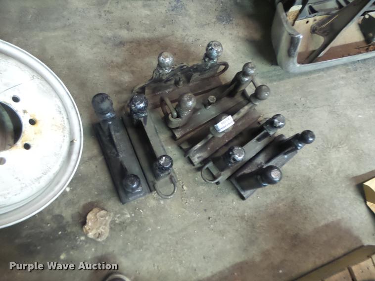 image for item DA9395 Tow hitch balls