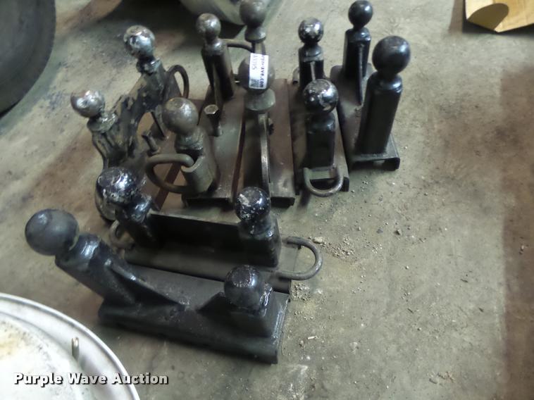 image for item DA9395 Tow hitch balls
