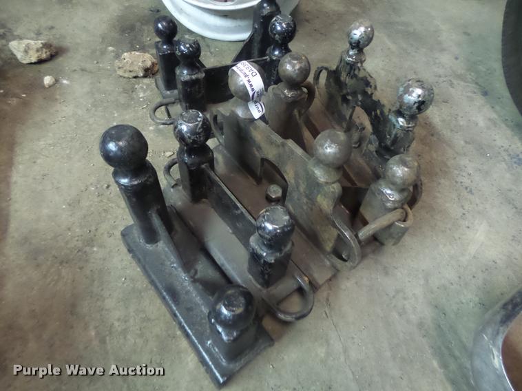 image for item DA9395 Tow hitch balls