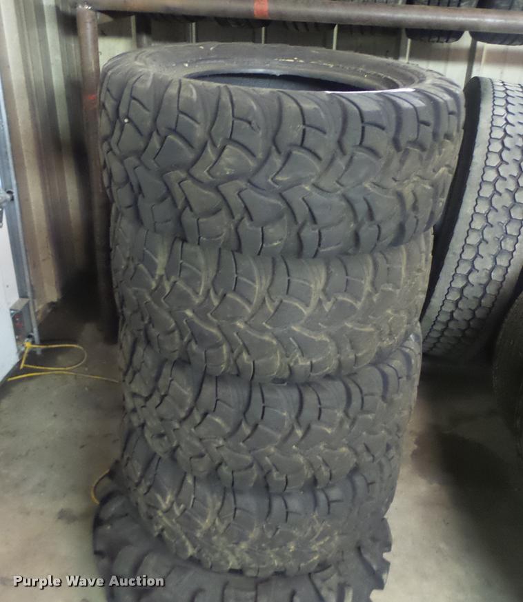image for item DA9396 (4) 27x10.00R15 NHS tires