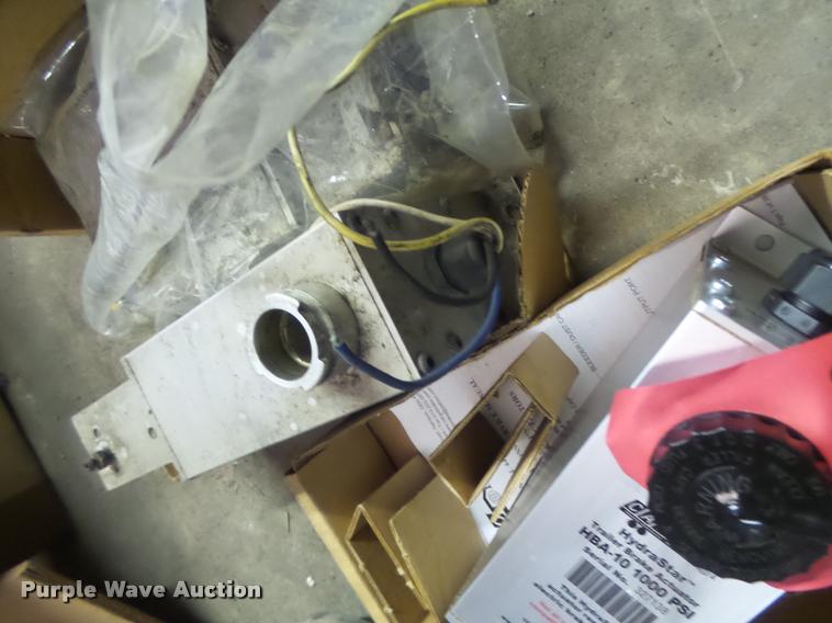 image for item DA9398 (3) trailer brake actuators