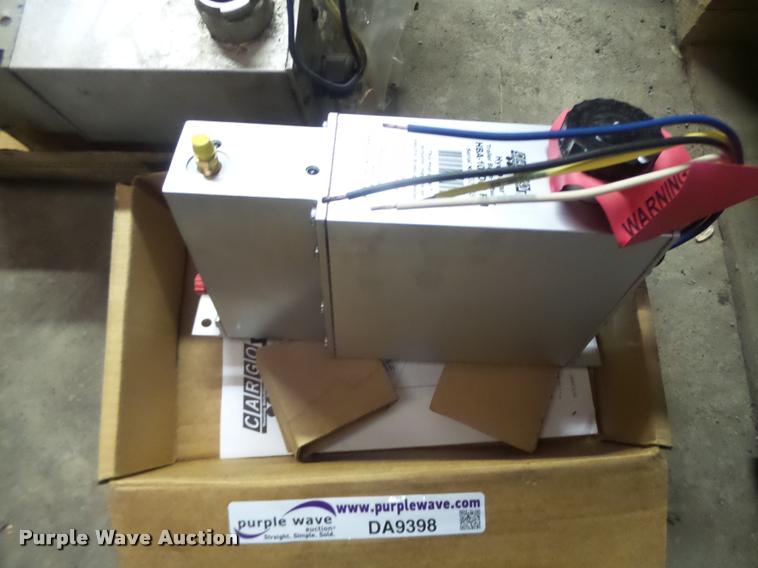 image for item DA9398 (3) trailer brake actuators