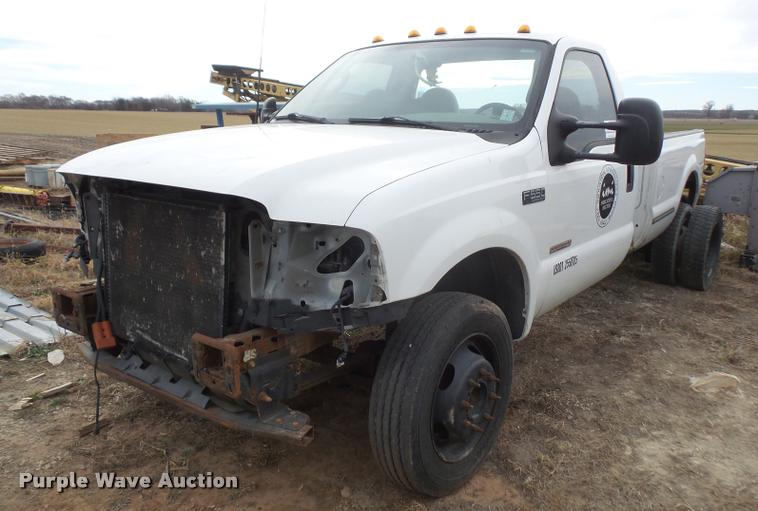 image for item DB0685 2003 Ford F550 truck cab and chassis