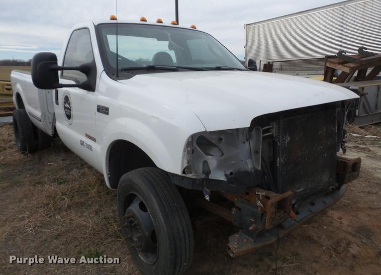 image for item DB0685 2003 Ford F550 truck cab and chassis