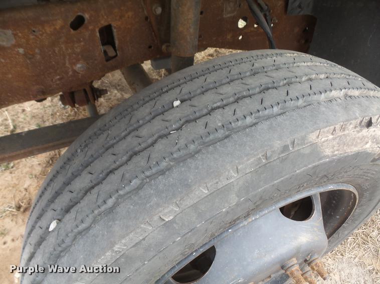 image for item DB0685 2003 Ford F550 truck cab and chassis