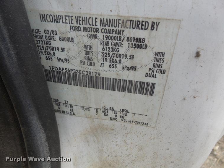 image for item DB0685 2003 Ford F550 truck cab and chassis