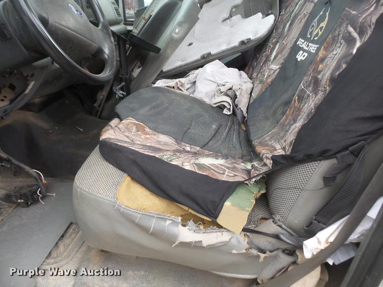 image for item DB0685 2003 Ford F550 truck cab and chassis