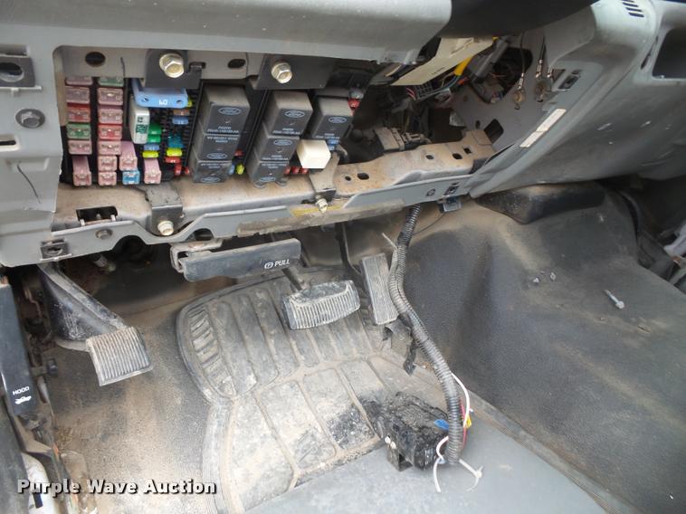 image for item DB0685 2003 Ford F550 truck cab and chassis