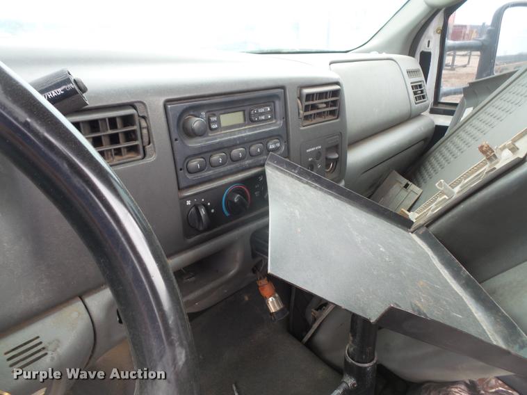 image for item DB0685 2003 Ford F550 truck cab and chassis