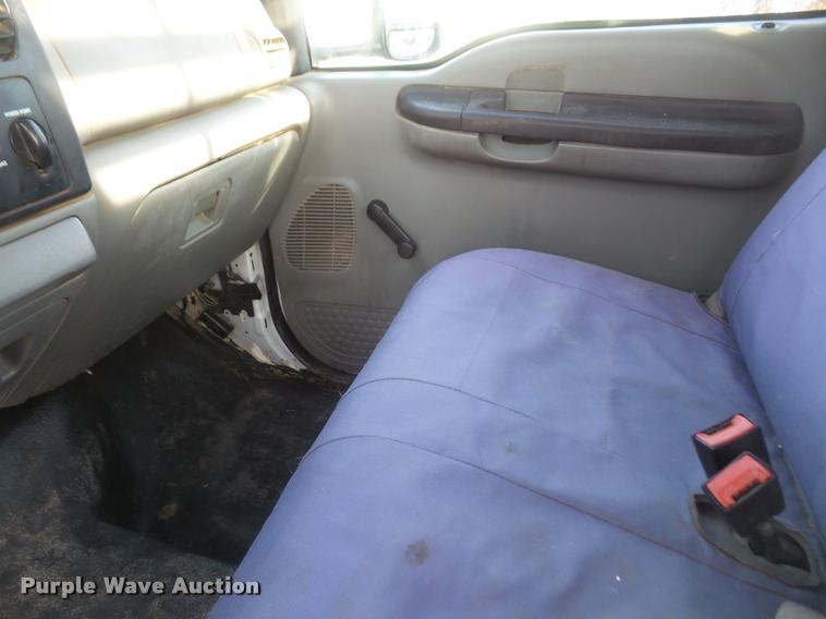 image for item DB0729 2007 Ford F350 Super Duty flatbed pickup truck