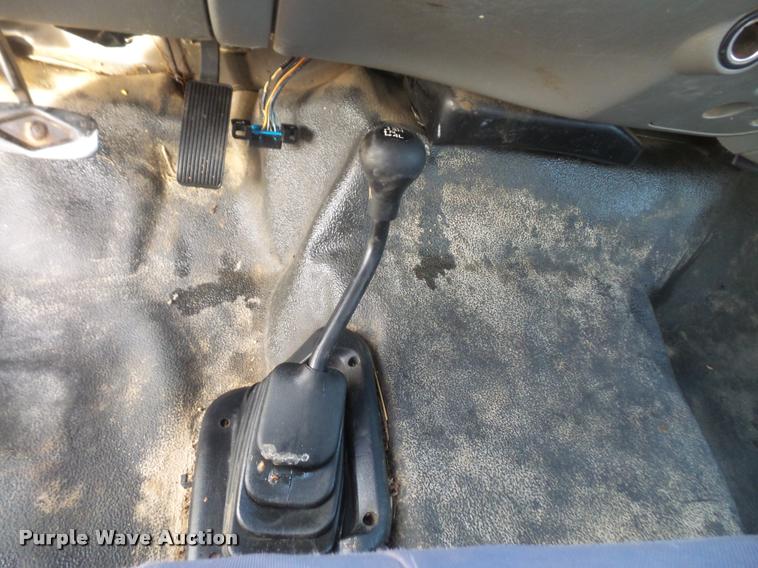 image for item DB0729 2007 Ford F350 Super Duty flatbed pickup truck